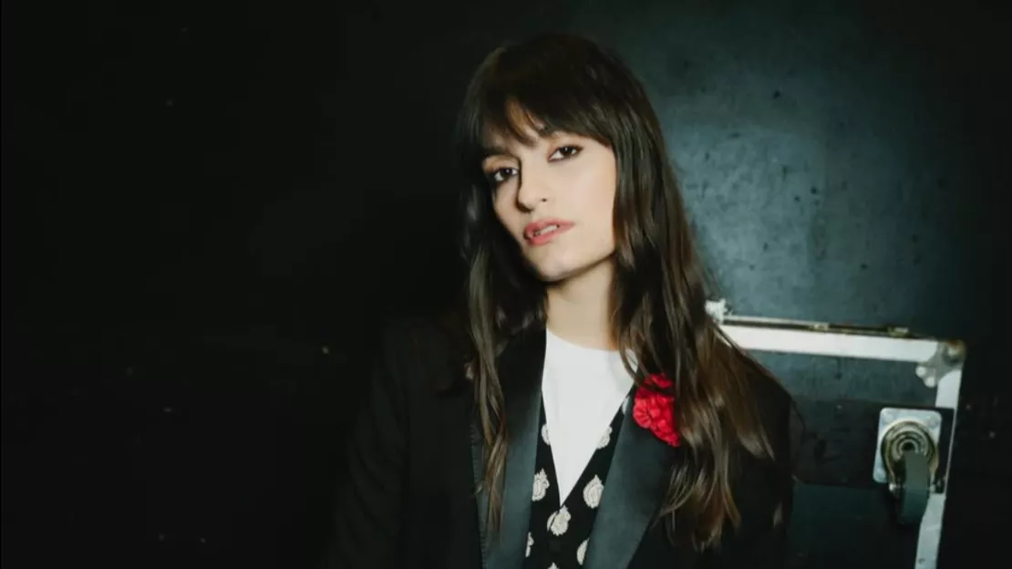 Clara Luciani : l’artiste signe un nouveau record, et cette récompense lui va droit au cœur