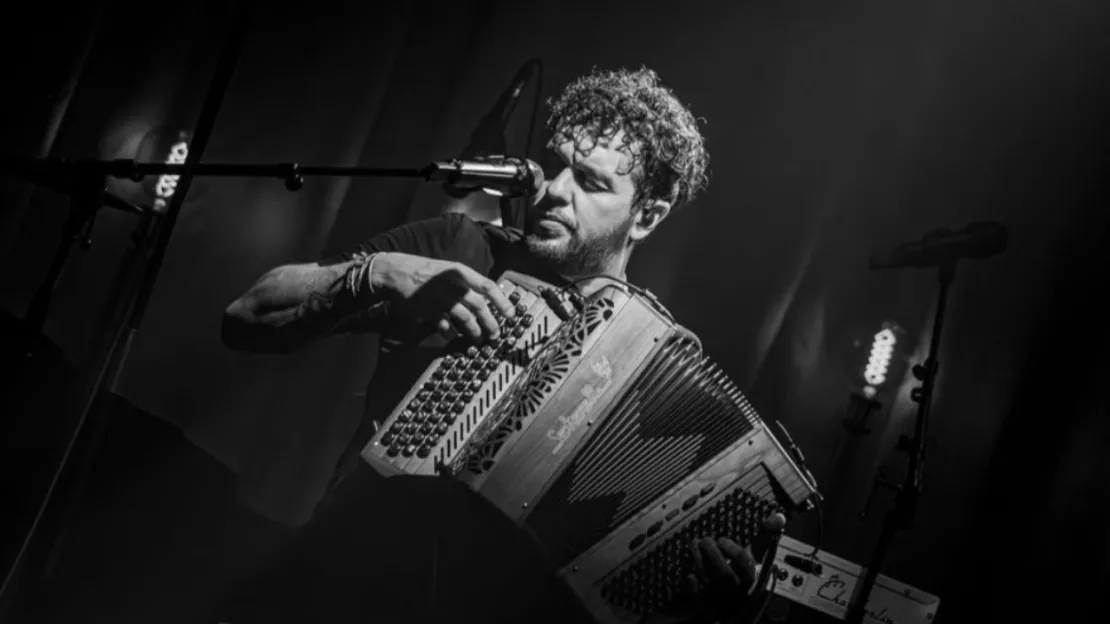 Claudio Capéo : cette autre star de la chanson française qui lui est venue en aide