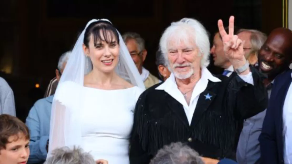 Hugues Aufray : son mariage à 94 ans avec Muriel, 48 ans