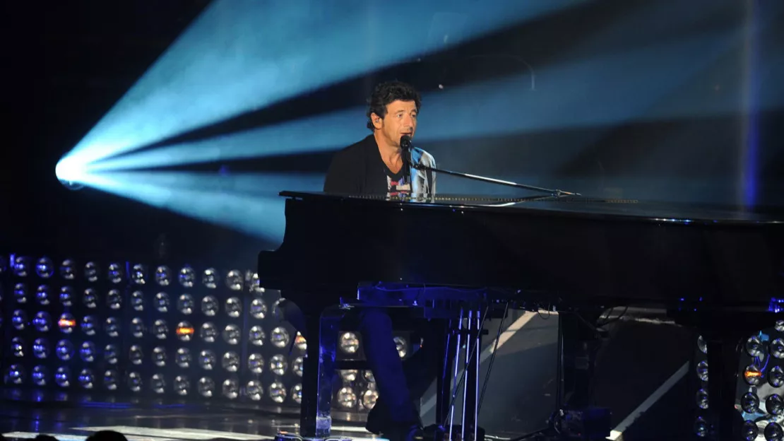 Patrick Bruel en concert à Cracovie pour les 80 ans de la libération d'Auschwitz