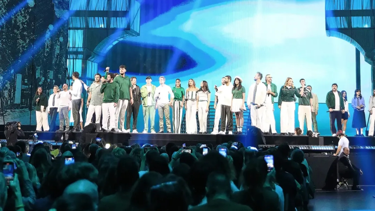 "Ce sont des artistes formidables" : Helena et Marine brillent aux Enfoir&eacute;s 2026 !