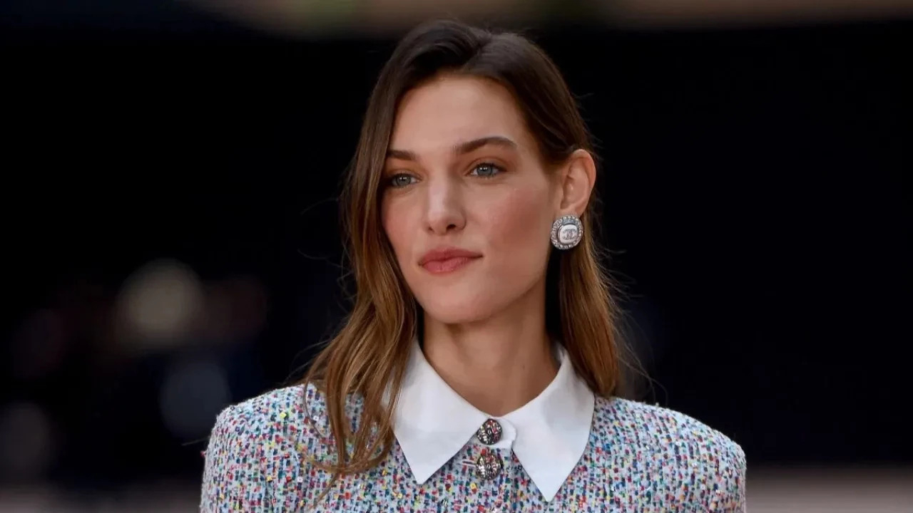 Charlotte Cardin : pourquoi elle consid&egrave;re son hypersensibilit&eacute; comme une force