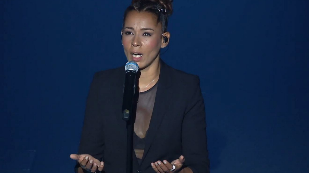 Chimène Badi comparée à Edith Piaf : "elle restera l'unique"