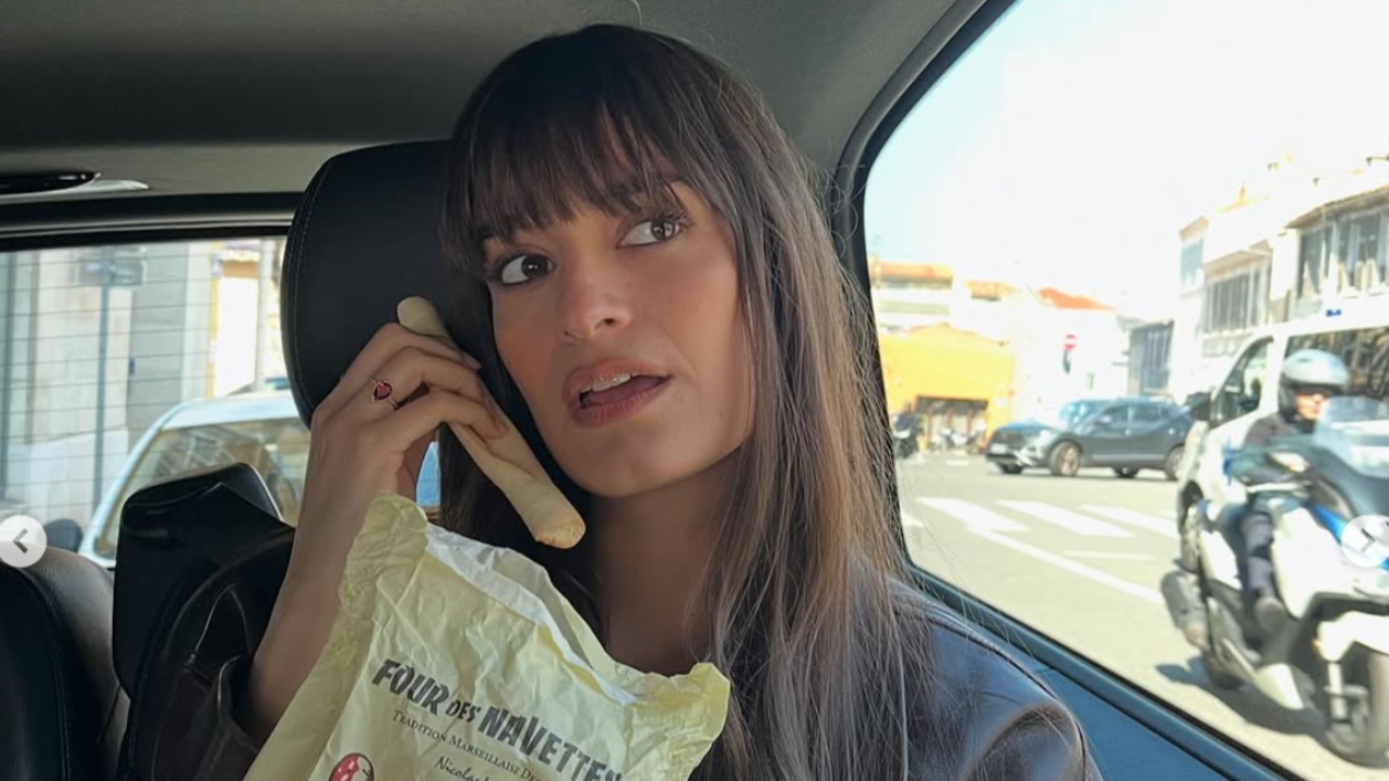 Clara Luciani : moment complice avec son petit garçon, alors qu'elle est en tournée dans le sud de la France