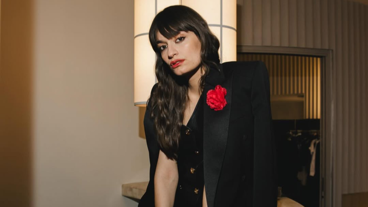 Clara Luciani revient avec le somptueux feat "Rappelle-toi" !