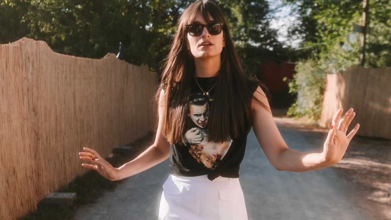 Clara Luciani se livre sur sa relation avec un célèbre rappeur