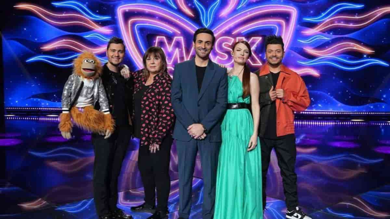 Elodie Frégé balaie les rumeurs sur son salaire dans "Mask Singer"