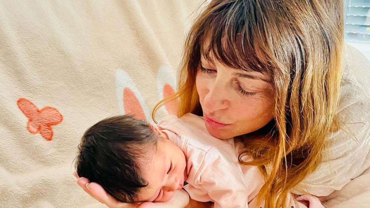 Eve Angeli : tendre cliché de sa fille pour son premier Noël