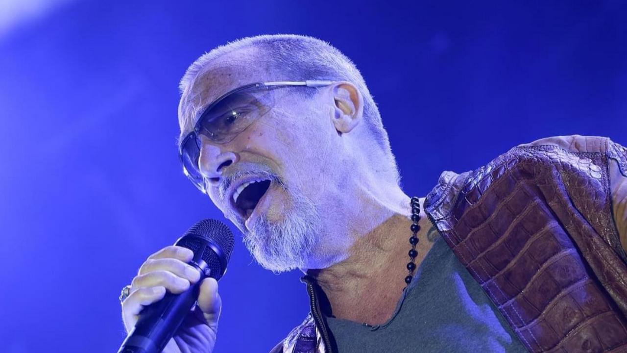 Florent Pagny a retrouvé cheveux et bouc !