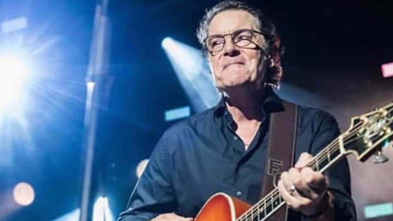 Francis Cabrel : il fait son grand retour avec un duo inattendu Francis Cabrel : il fait son grand retour avec un duo inattendu