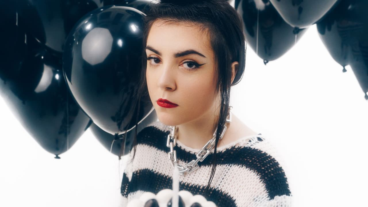 Hoshi dévoile un extrait de son nouvel album "Cœur parapluie" !