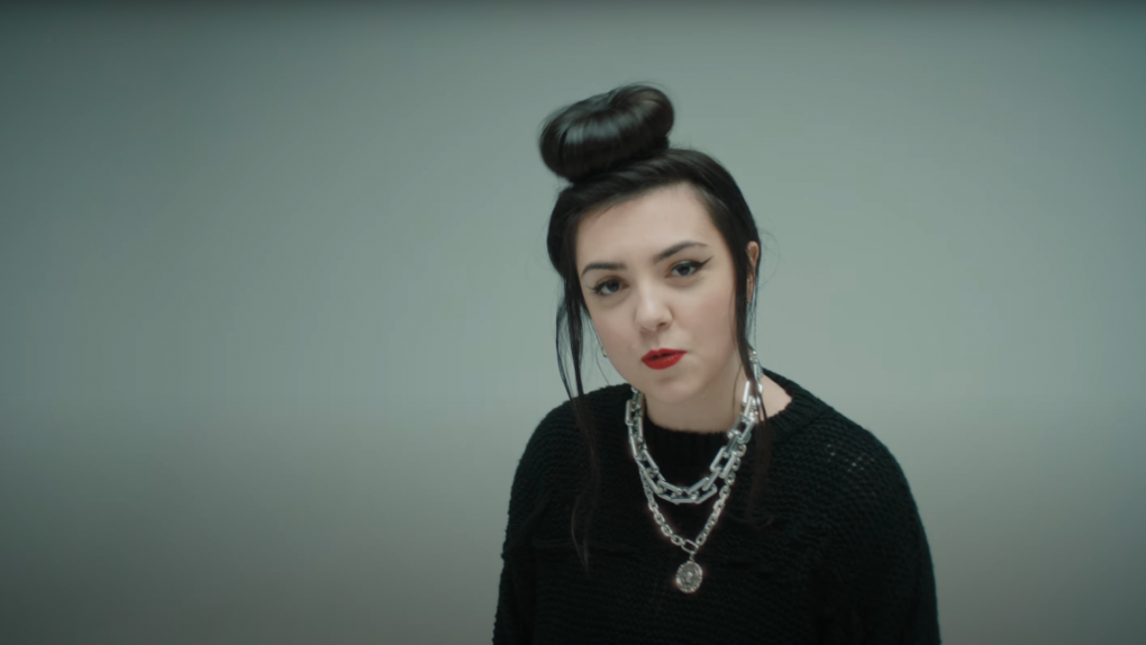 Hoshi : cette surprenante façon de dévoiler le titre de son nouvel album