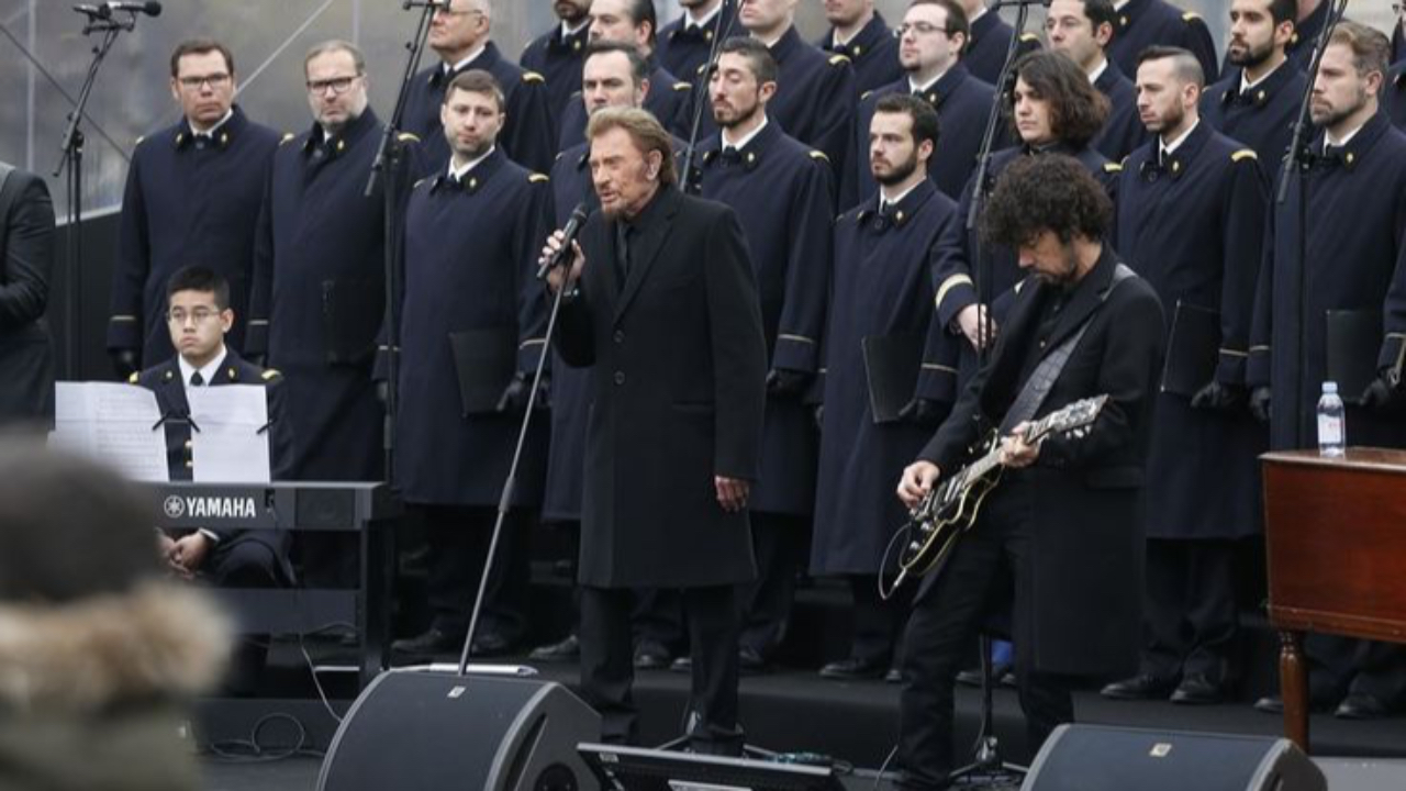 Il y a 10 ans jour pour jour, Johnny Hallyday chantait "Un dimanche de janvier", un hommage qui a marqu&eacute; la France