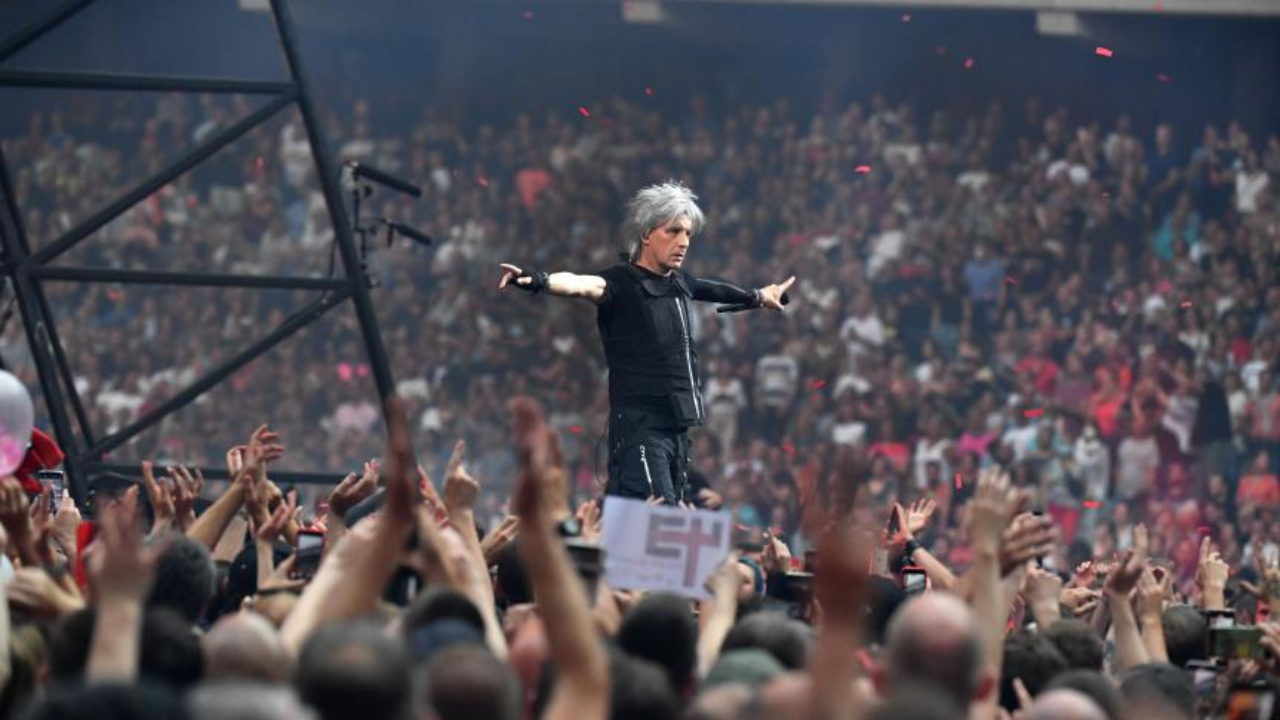 Indochine certifié disque d'or et triple platine pour le DVD "Central Tour"