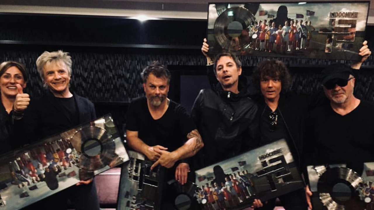 Indochine continue de surprendre ses fans !