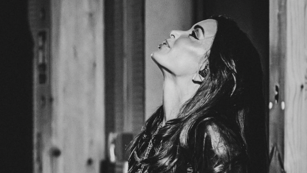 Jenifer : elle aime toujours autant chanter son titre “J’attends l’amour”