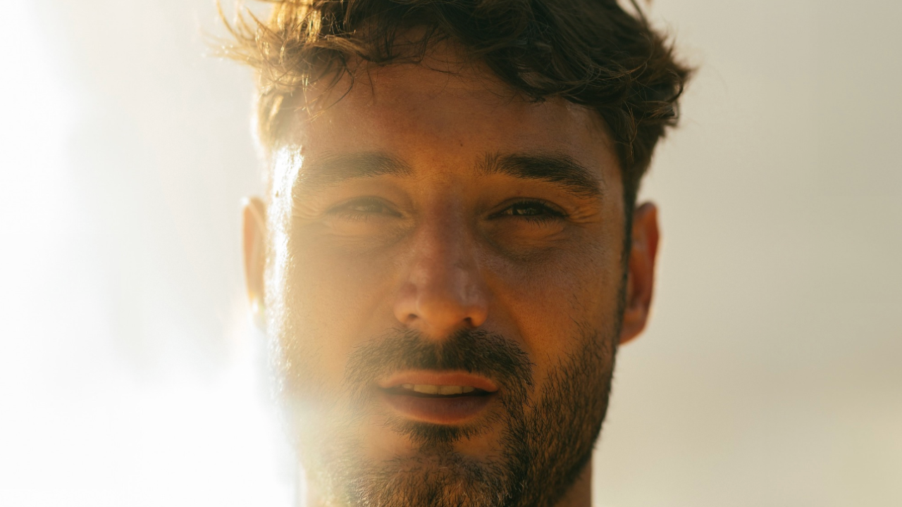 Jérémy Frérot annonce un concert à l'Olympia avec beaucoup d'humour