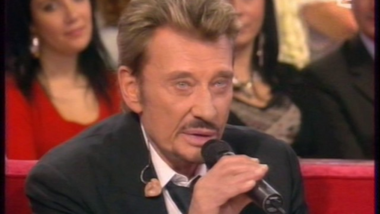 Johnny Hallyday : Jade, Joy, Laura et David lui rendent un émouvant hommage