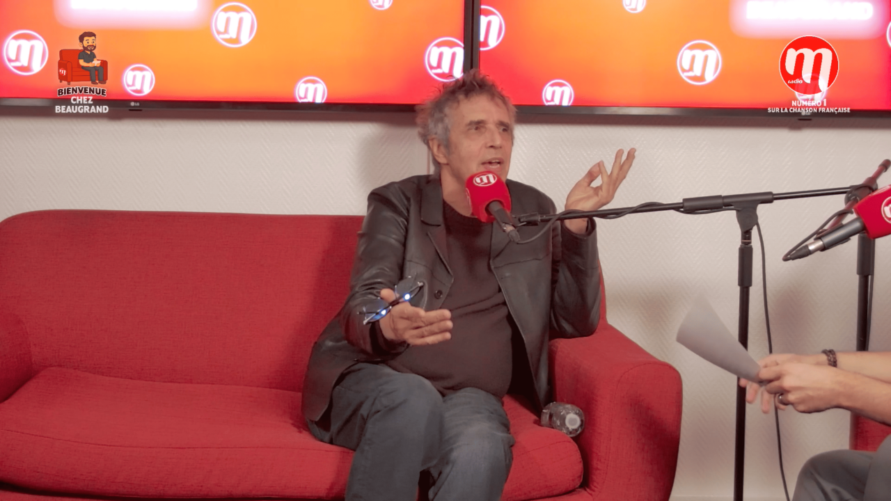 Julien Clerc révèle pourquoi il n'écrit pas ses chansons : "quand j’ai écrit des paroles j’ai tout de suite senti..." Julien Clerc révèle pourquoi il n'écrit pas ses chansons : "quand j’ai écrit des paroles j’ai tout de suite senti..."