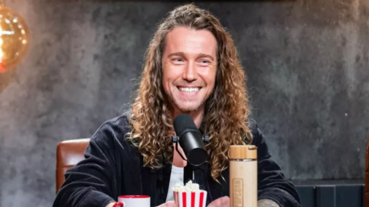 Julien Doré à propos de Sharon Stone : "Elle a un peu jugé mon stylisme..."