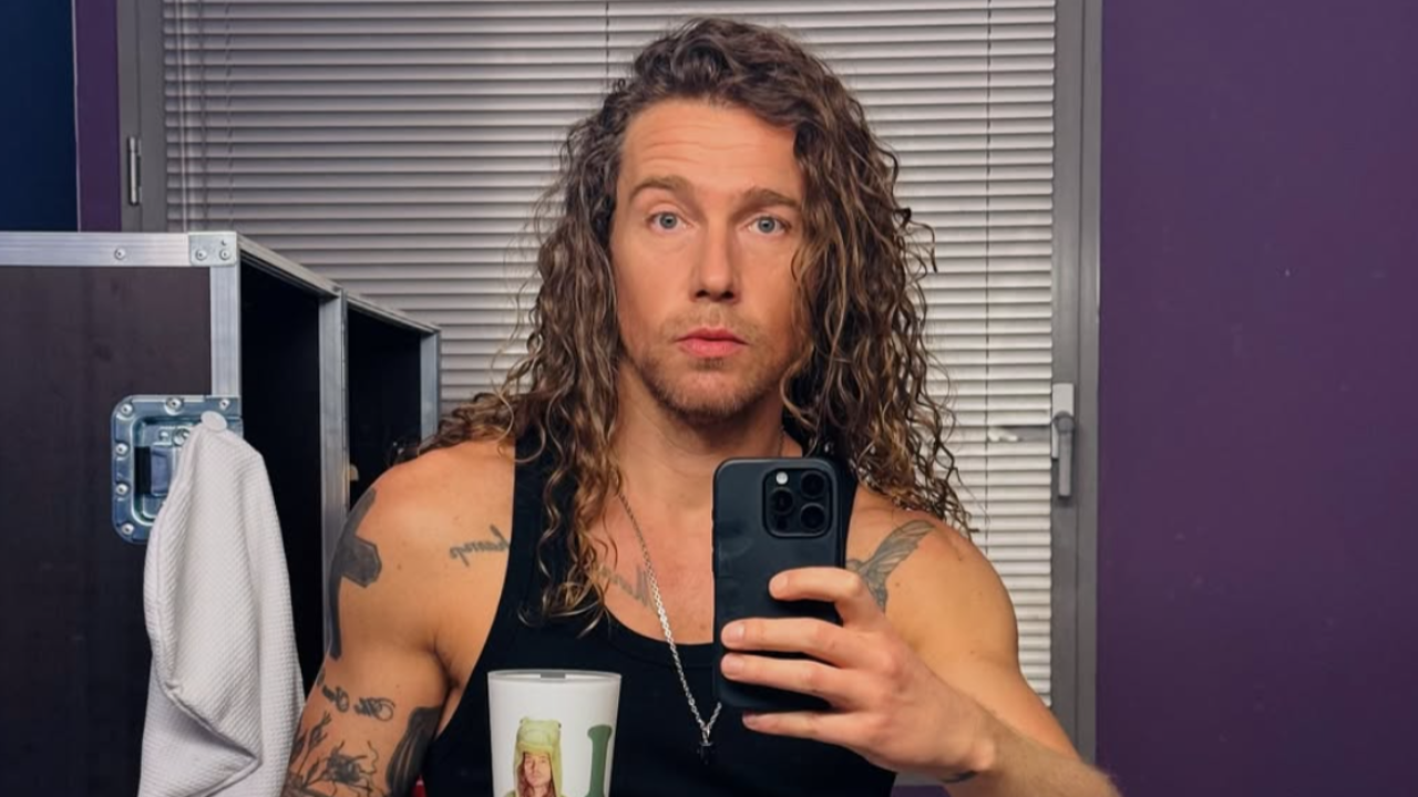 Julien Doré fait une grande annonce pour la suite de sa tournée de façon absolument hilarante !