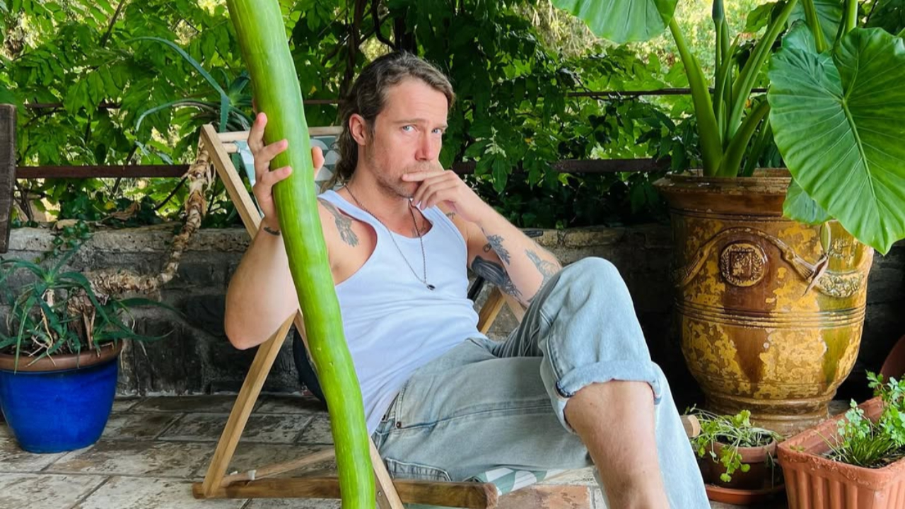 Julien Doré se confie sur son gros problème de slip sur scène