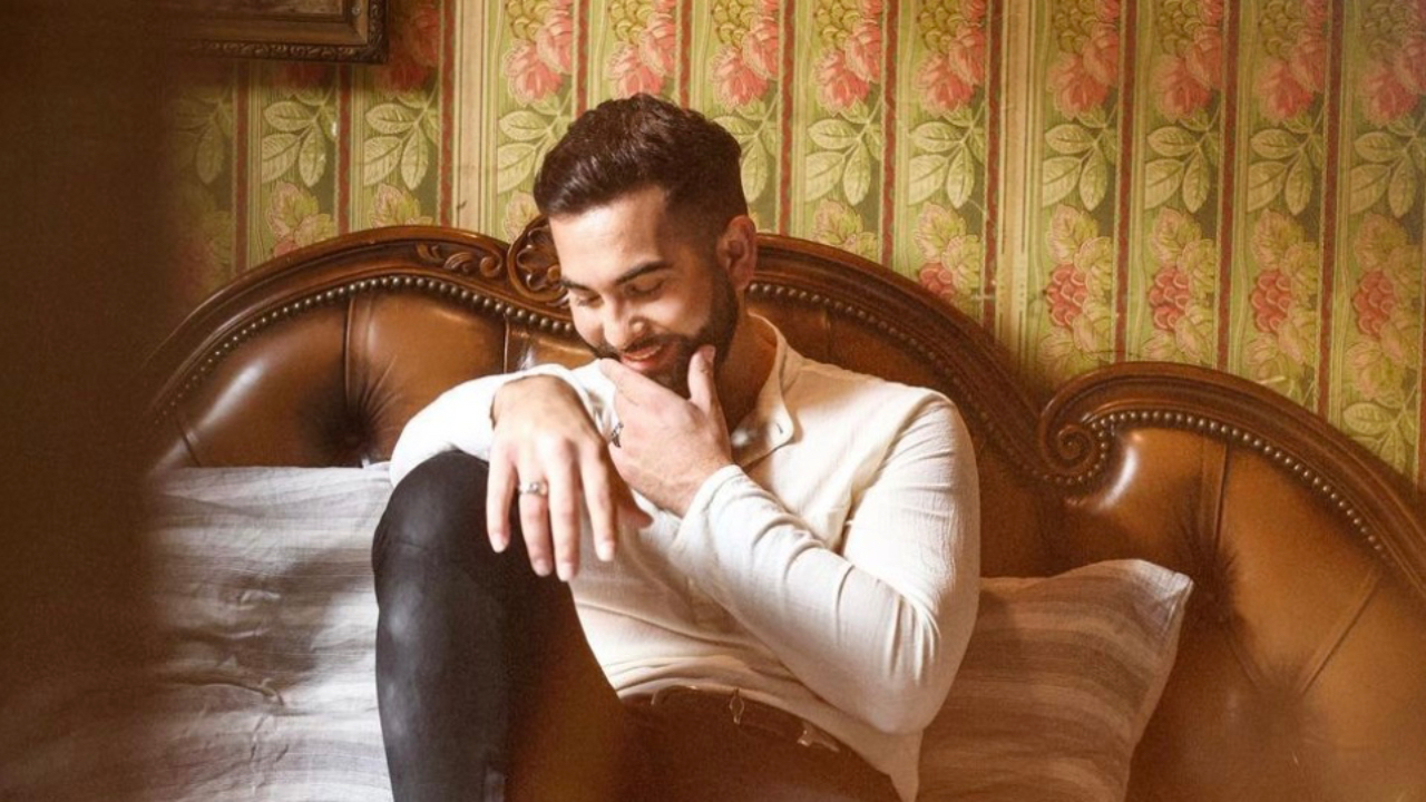 Kendji Girac chante avec sa fille