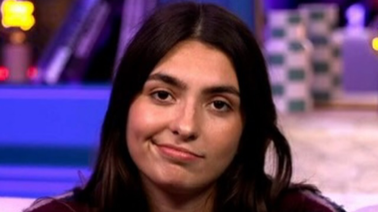 Le couple Théo et Léane, Victor, son retrait, ... Ema brise le silence après son départ surprise de la Star Academy !