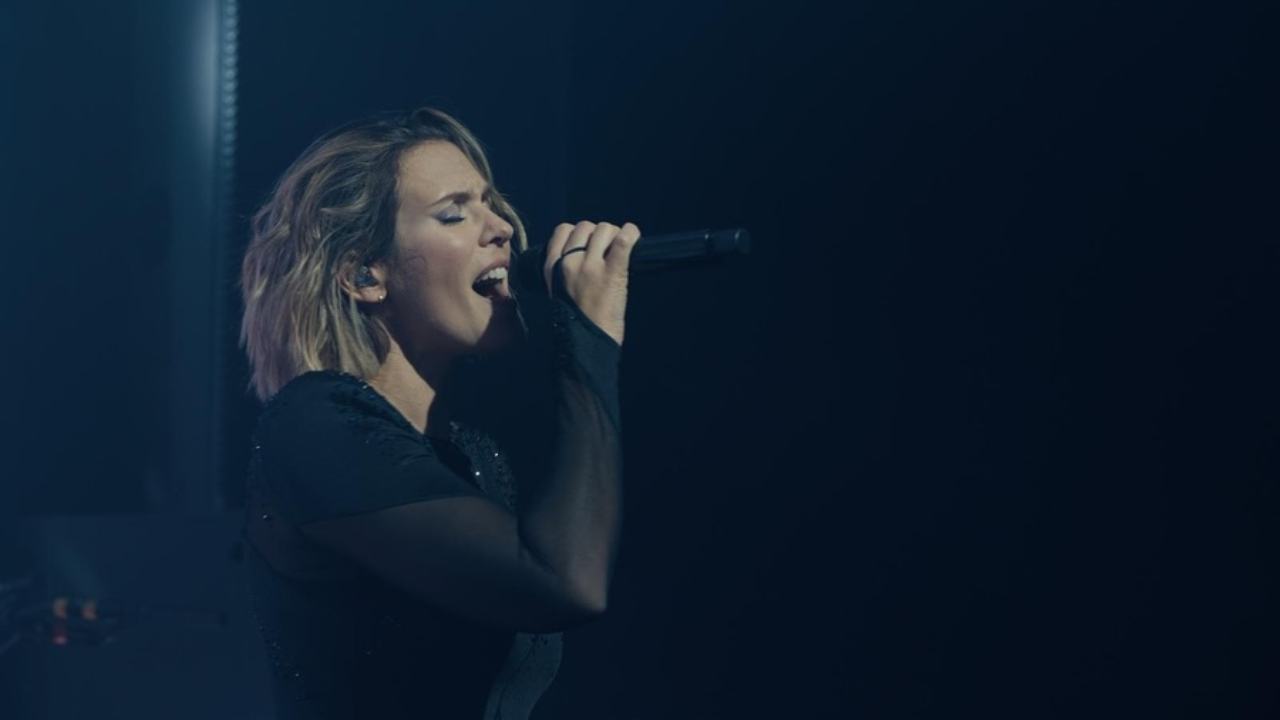 Lorie : sa réaction très drôle devant sa toute première apparition à la télévision Lorie : sa réaction très drôle devant sa toute première apparition à la télévision