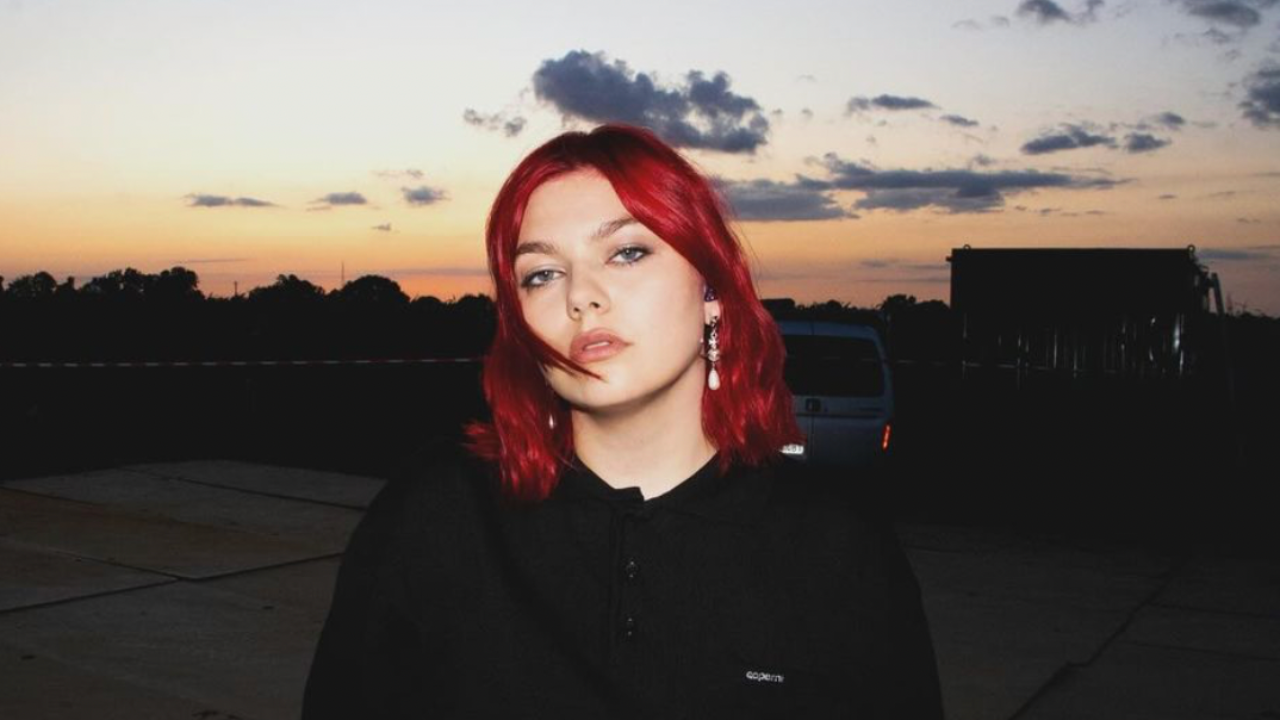 Louane : sa nouvelle couleur de cheveux lui donne confiance en elle Louane : sa nouvelle couleur de cheveux lui donne confiance en elle