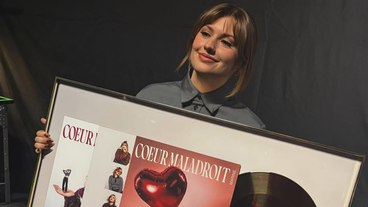 Marine franchit un cap historique : son album, "C&oelig;ur maladroit" est certifi&eacute; disque de platine !