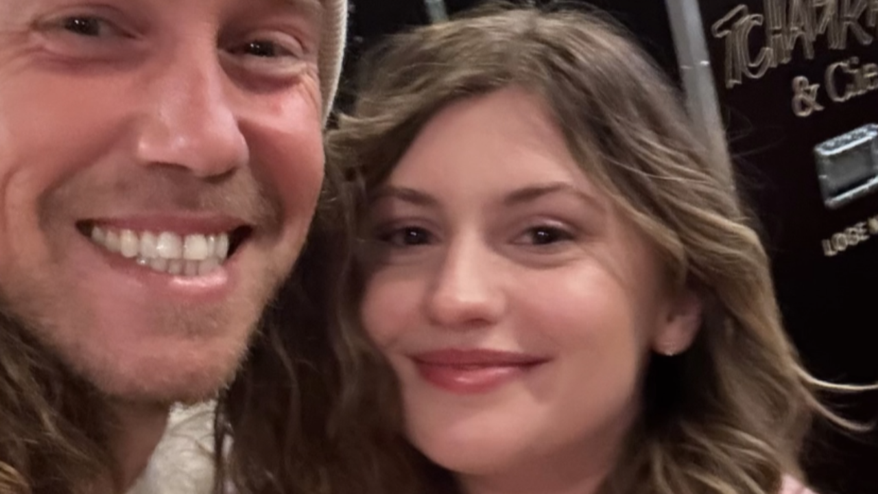 Marine va voir Julien Doré en concert et s'offre un duo complice avec lui !