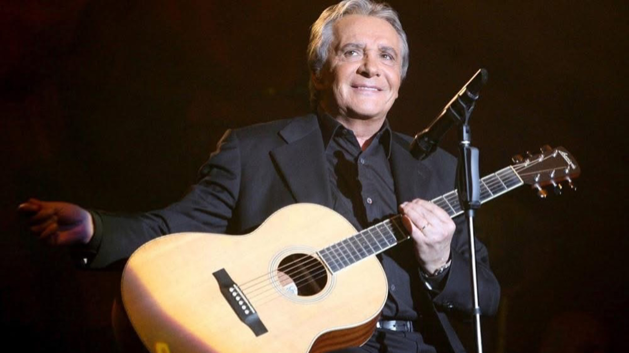 Michel Sardou répond aux accusations de sexisme et glisse un mot à Sandrine Rousseau