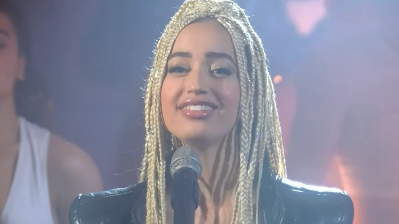 Monroe impressionnante avec son premier live de sa chanson pour l'Eurovision Monroe impressionnante avec son premier live de sa chanson pour l'Eurovision