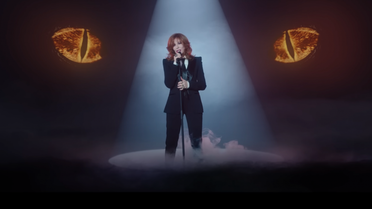 Mylène Farmer : pourquoi elle a accepté de faire le morceau "L'emprise" pour "Donjons & Dragons"