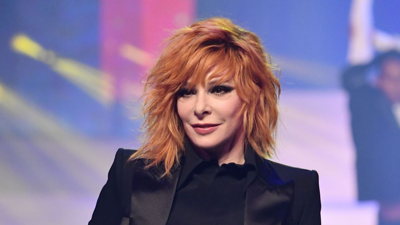 Mylène Farmer crée la surprise générale au concert de DJ Snake à Nîmes Mylène Farmer crée la surprise générale au concert de DJ Snake à Nîmes