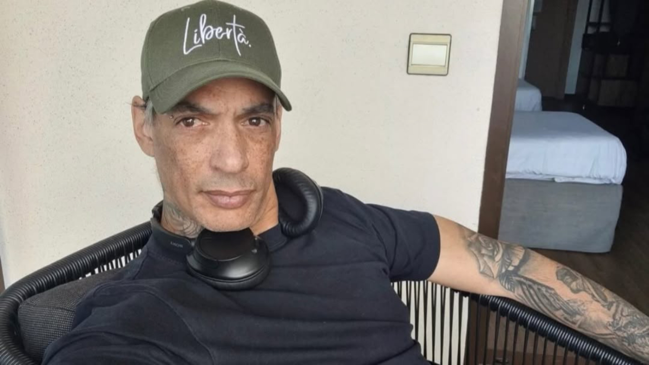 "On est deux &eacute;trangers." : Cinquante ans apr&egrave;s, Georges-Alain Jones refuse le retour de son "g&eacute;niteur"