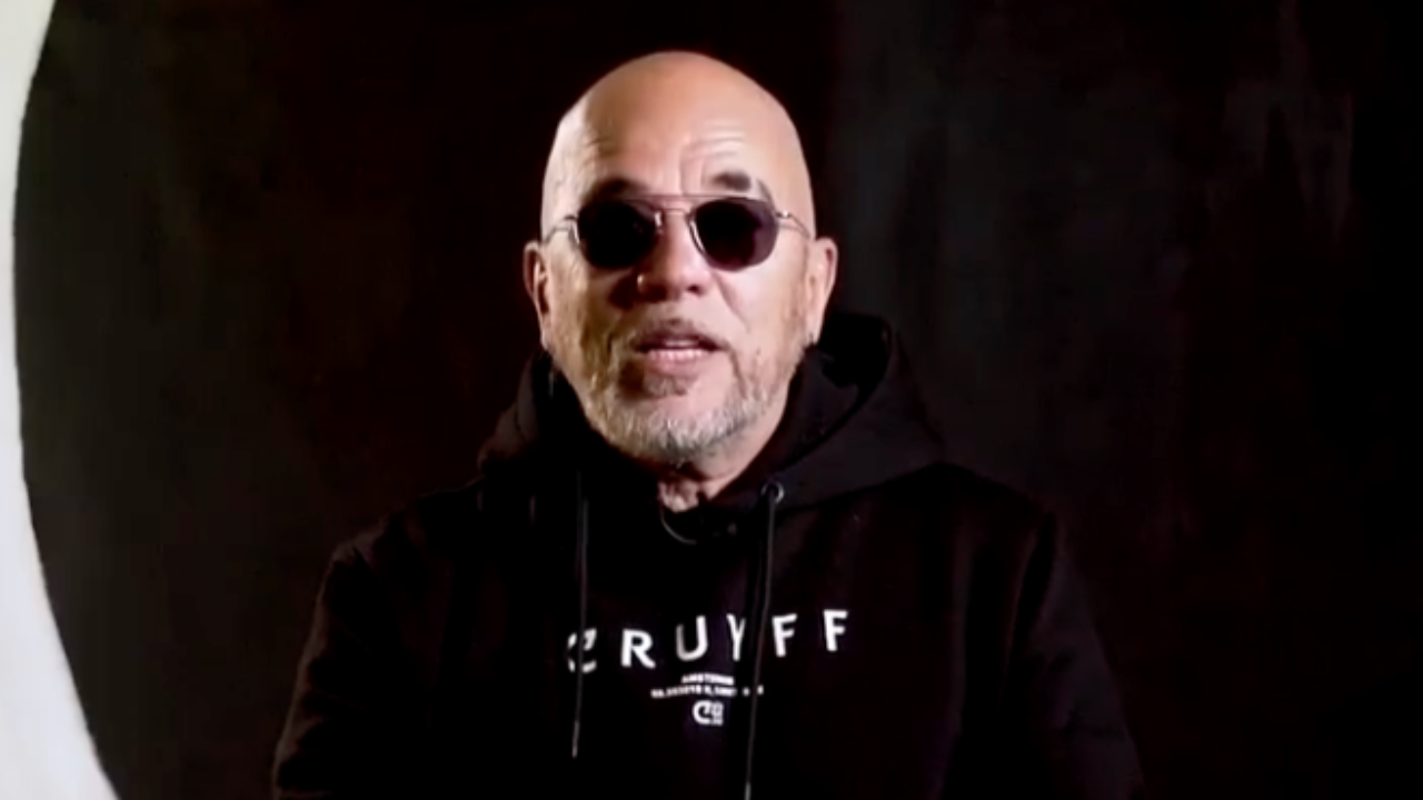 Pascal Obispo dévoile les coulisses d'un de ses plus grands tubes, "Tombé pour elle"