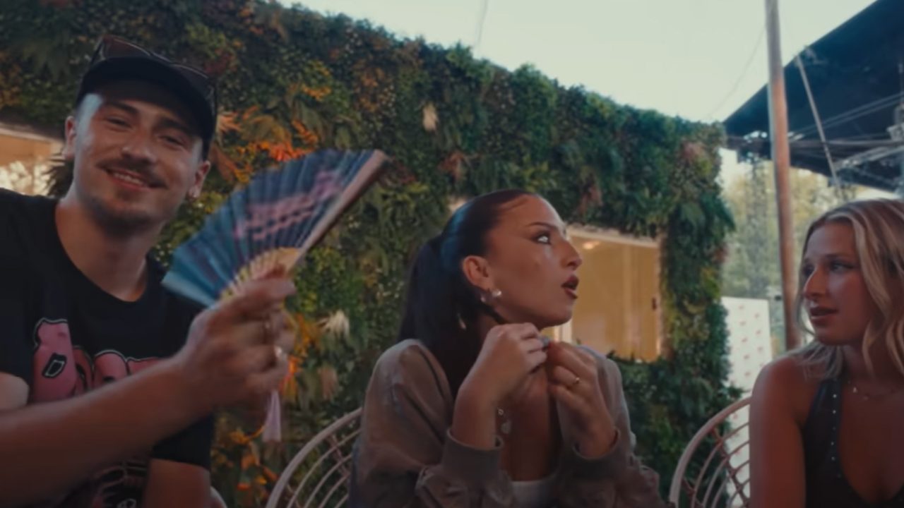 Pierre Garnier raconte les coulisses de son incroyable duo avec Ed Sheeran et retrouve sa grande complice Héléna !