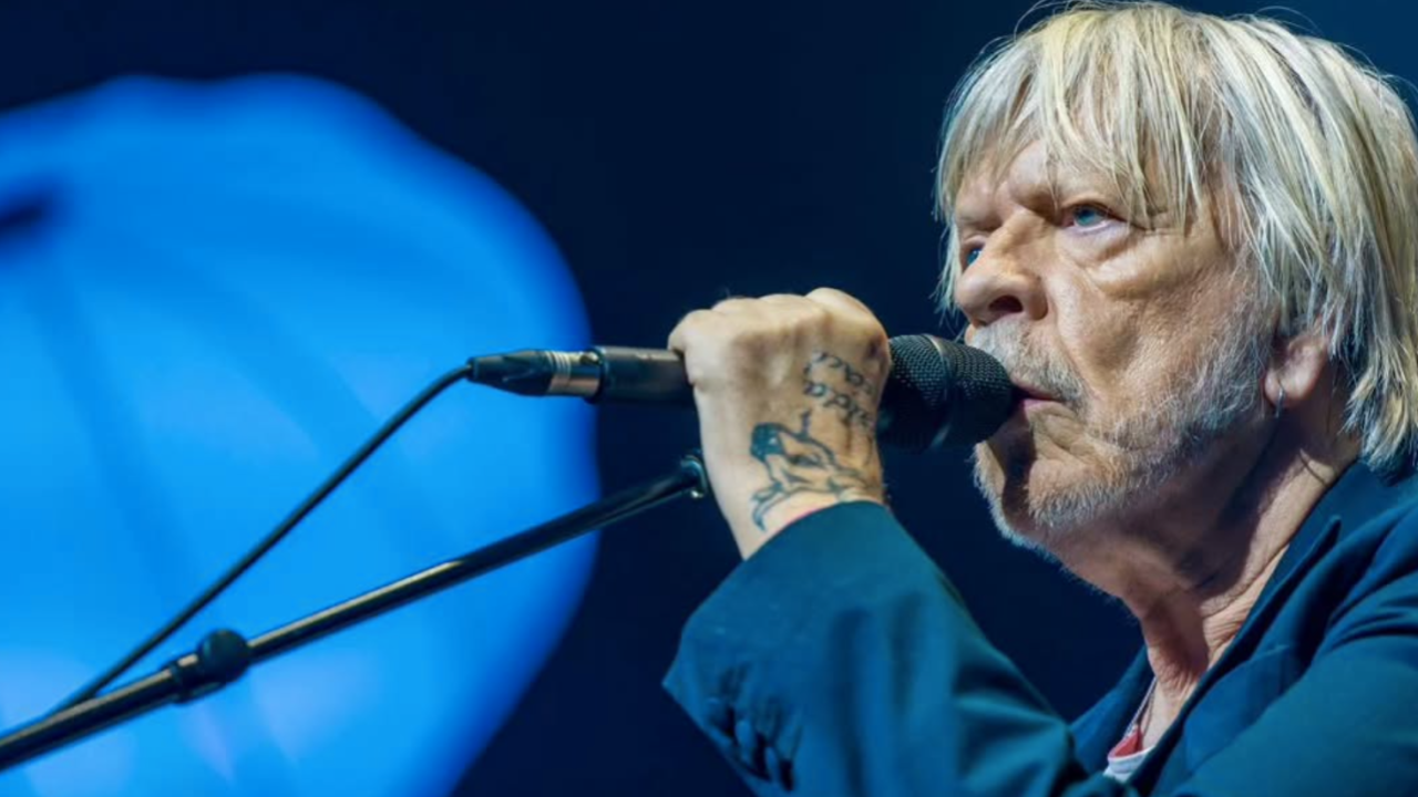 Renaud, bientôt de retour sur scène ? Le chanteur publie une vidéo mystérieuse sur ses réseaux sociaux...