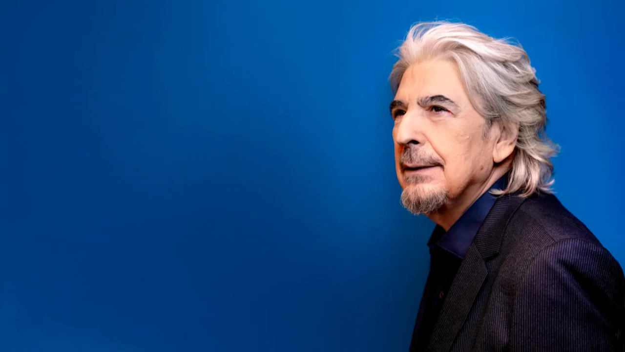 Serge Lama se confie sur son amour secret pour Nana Mouskouri Serge Lama se confie sur son amour secret pour Nana Mouskouri