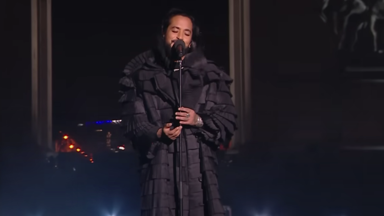 Slimane : revivez son incroyable performance du Nouvel An