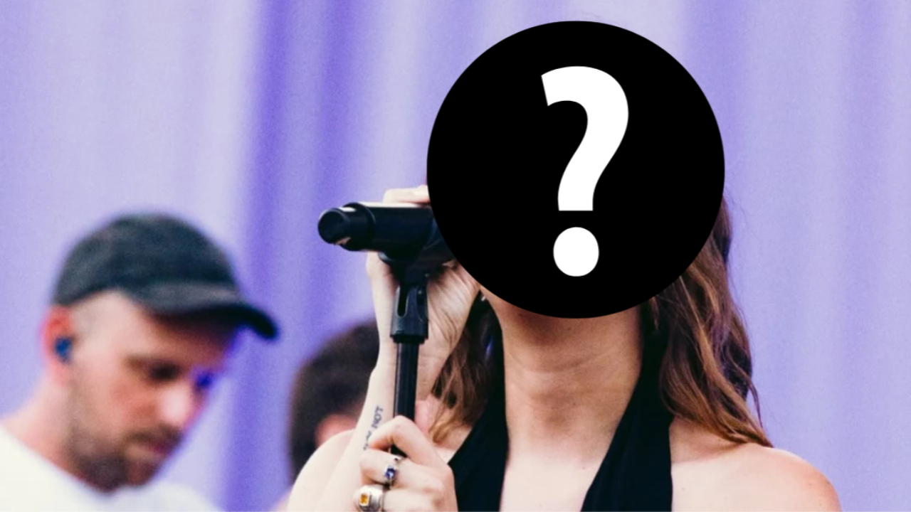 The Voice Kids : Karine Ferri quitte l&rsquo;&eacute;mission, d&eacute;couvrez sa rempla&ccedil;ante bien connue de la chanson fran&ccedil;aise