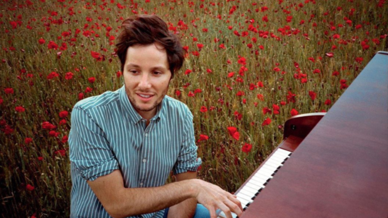 Vianney dénonce les violences policières : Un SDF molesté en pleine rue