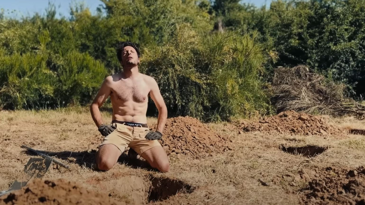 Vianney dévoile les premières images de sa "cabane d'ermite" : les travaux avancent très vite ! Vianney dévoile les premières images de sa "cabane d'ermite" : les travaux avancent très vite !