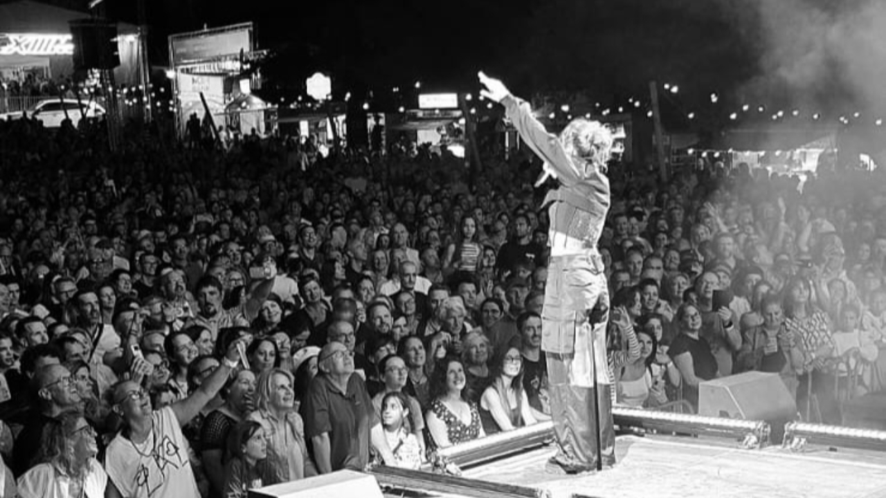 Zaz bouleverse et amuse le plateau de "Quelle époque !" avec un lapsus inattendu Zaz bouleverse et amuse le plateau de "Quelle époque !" avec un lapsus inattendu