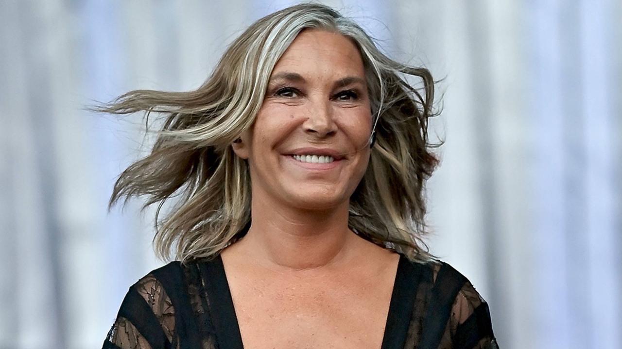 Zazie : ce tube lui a rapporté plus que "Allumer le feu" de Johnny Hallyday Zazie : ce tube lui a rapporté plus que "Allumer le feu" de Johnny Hallyday