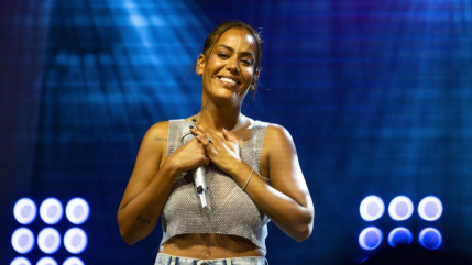 Amel Bent : ce m&eacute;tier &eacute;tonnant qu&rsquo;elle r&ecirc;vait de faire avant la musique