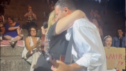 Amir réalise le rêve d'une fan et c'est magnifique !