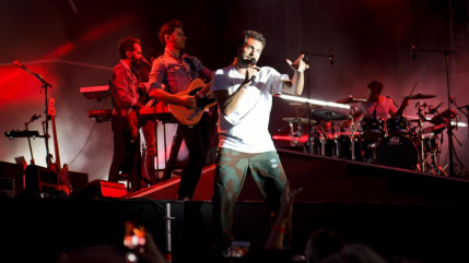 Amir : son concert interrompu par des militants hostiles